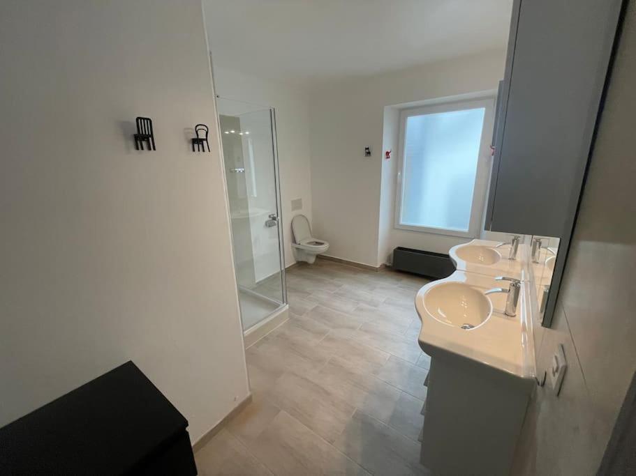 Charmante Maison Mitoyenne Villa Broc Bagian luar foto